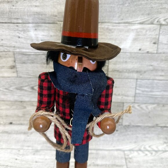 2022 NWT Merry Brite 12" Wooden Cowboy Nutcracker Figurine - Picture 4 of 10